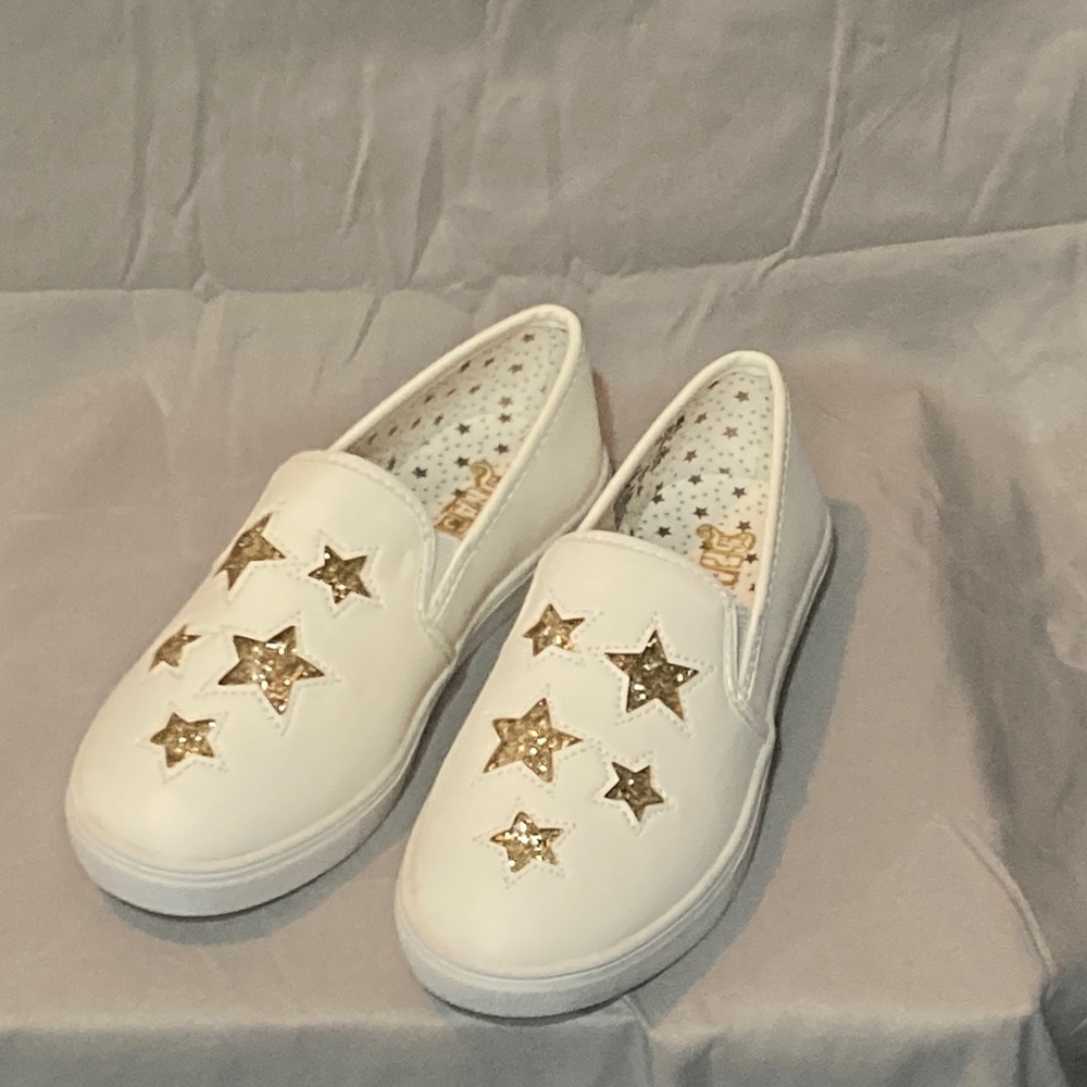 Brash Kids' White Sneakers with Gold Stars